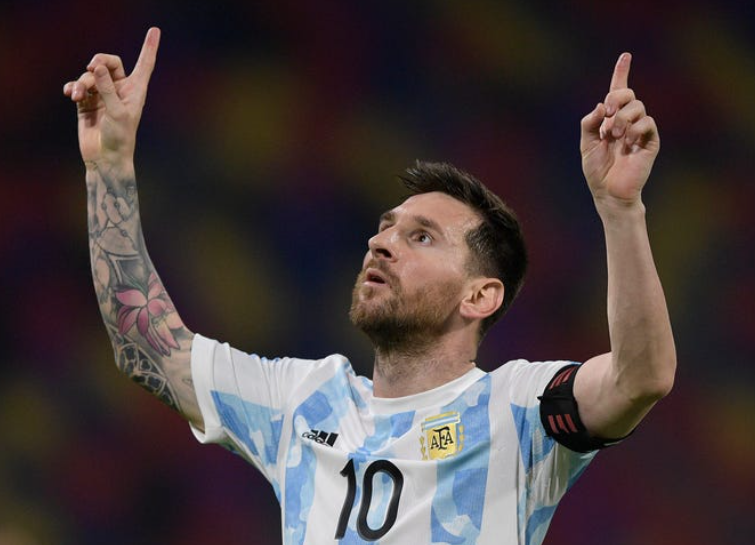 Lionel Messi scores for argentina