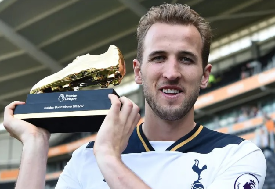 Hary kane received Golden Boot